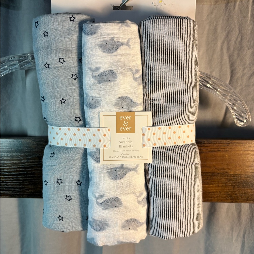 Set of 3 swaddle blankets‎ from buy buy baby